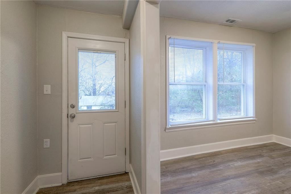 1114 S Scott Avenue — photo 3