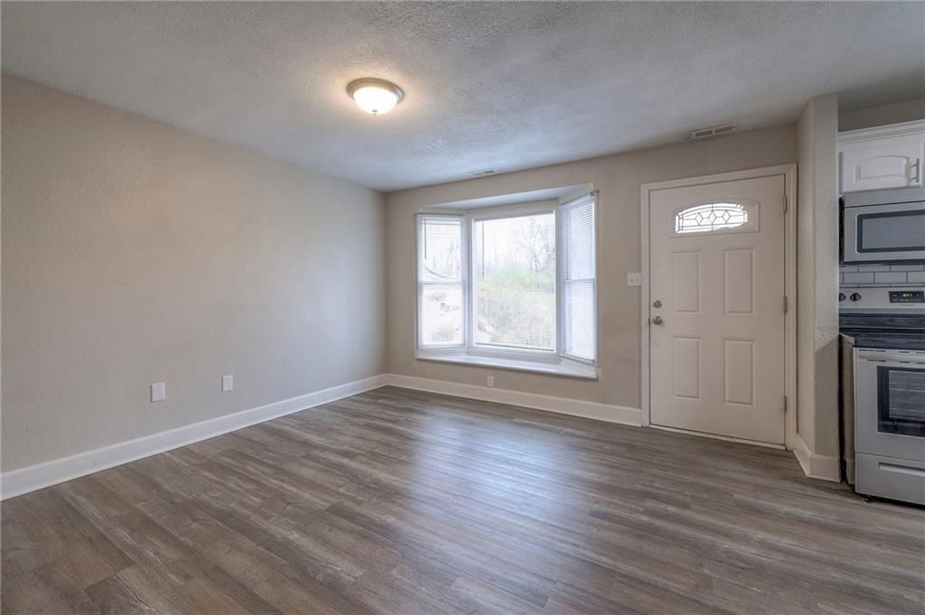 1114 S Scott Avenue — photo 5