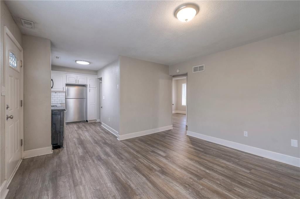 1114 S Scott Avenue — photo 7
