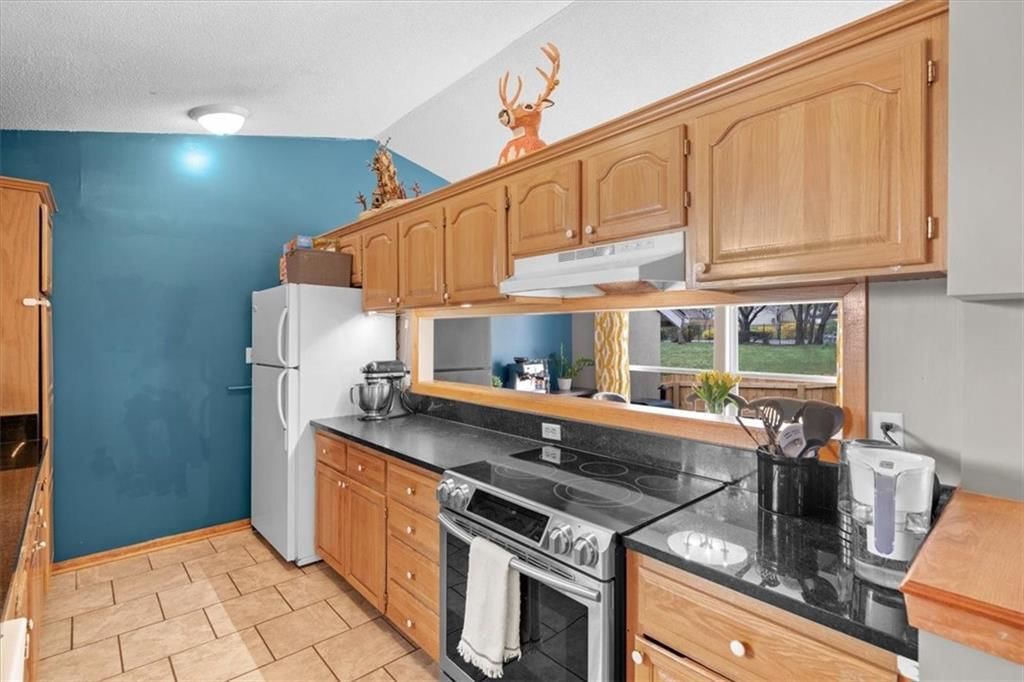 12820 W 109 Street — photo 8
