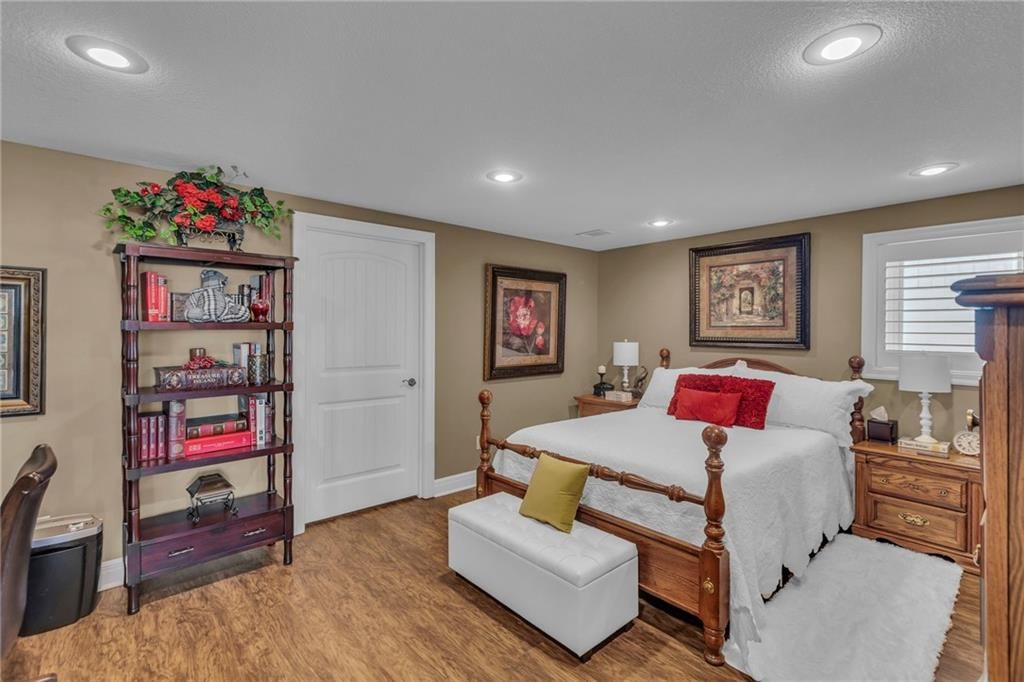 11015 N Laurel Avenue — photo 36