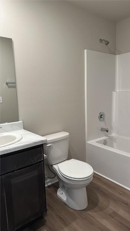 2194 Woodfield Drive — photo 8