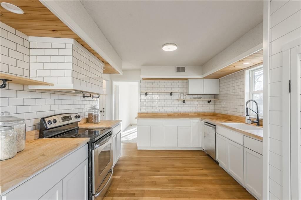 7924 N Troost Avenue — photo 15
