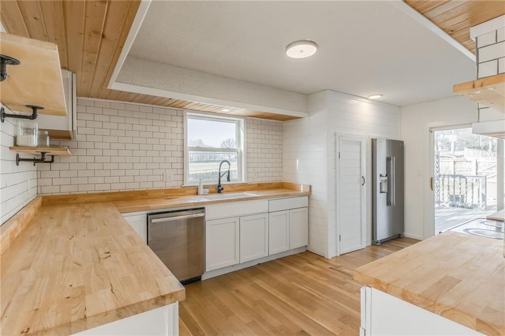 7924 N Troost Avenue — photo 16