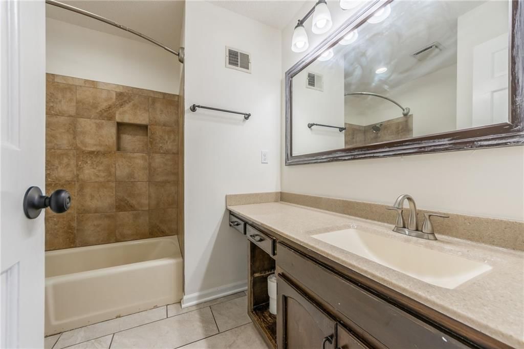 7924 N Troost Avenue — photo 27