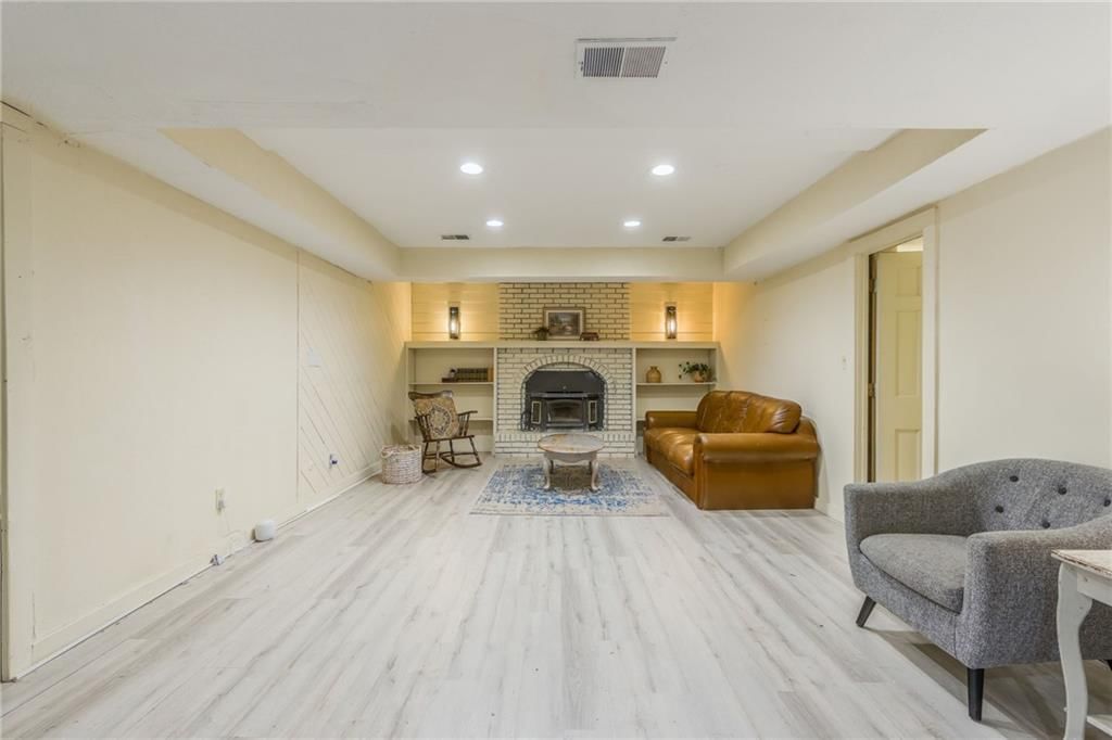 7924 N Troost Avenue — photo 38