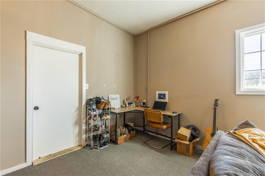 7924 N Troost Avenue — photo 44