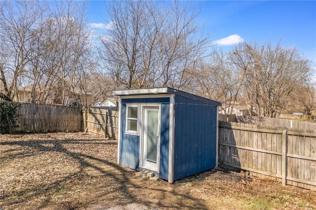 7924 N Troost Avenue — photo 7