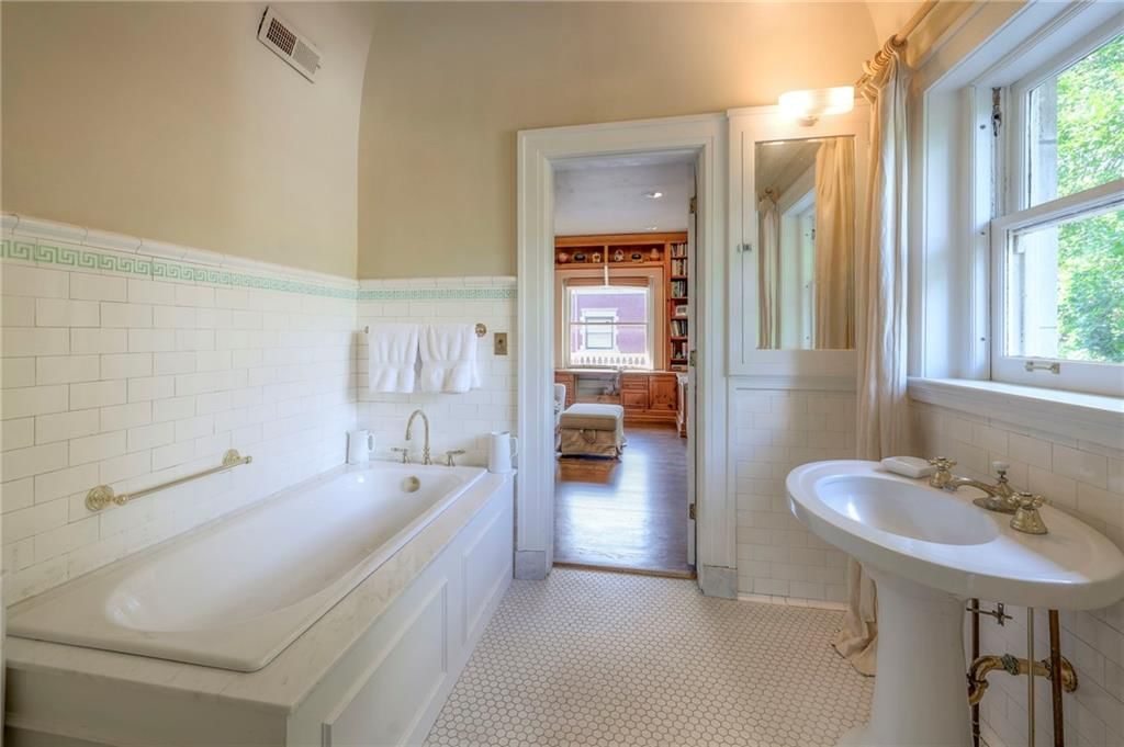3 Janssen Place — photo 42