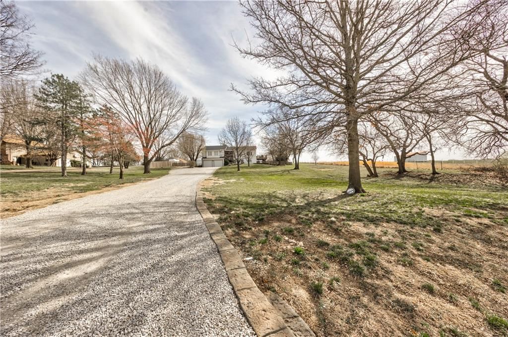 9295 Oakcrest Drive — photo 4