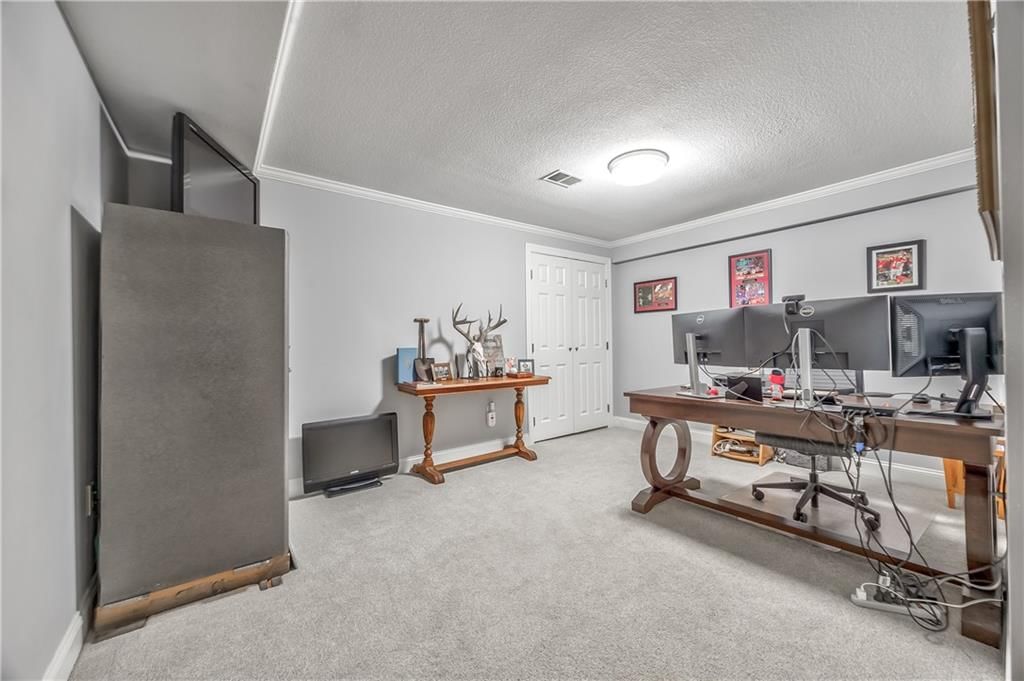 9295 Oakcrest Drive — photo 35