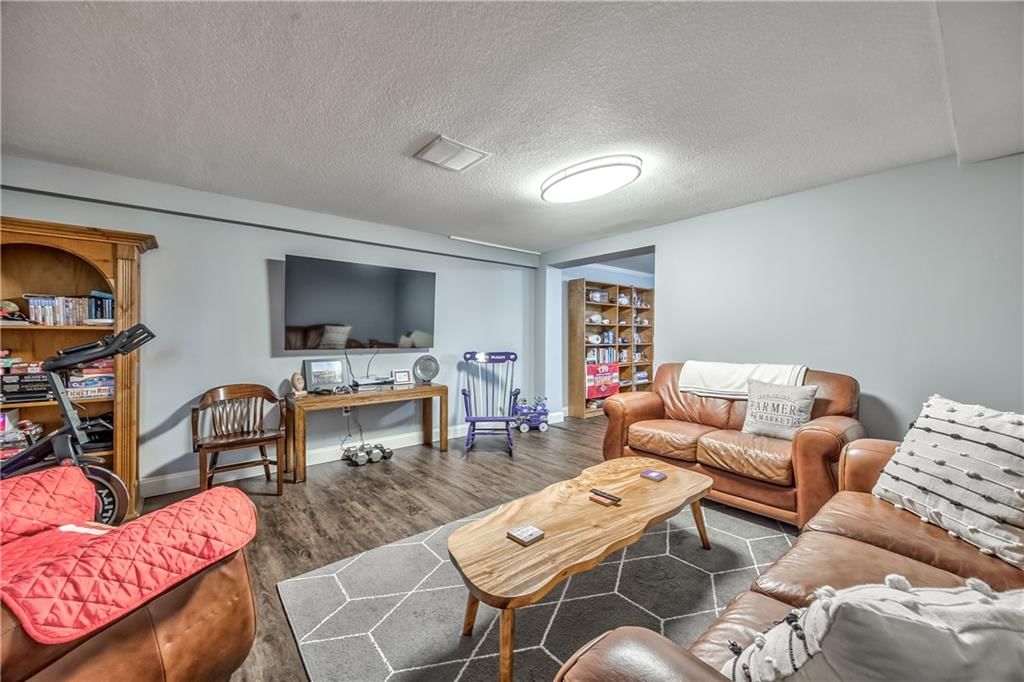 9295 Oakcrest Drive — photo 36