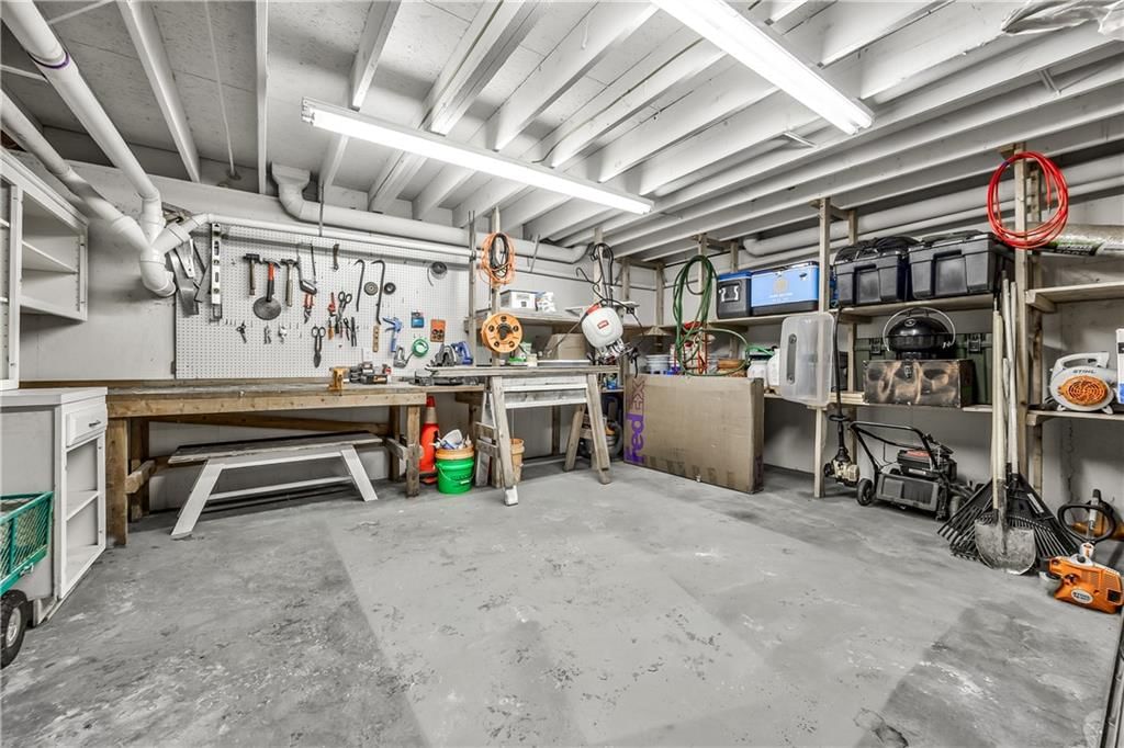 9295 Oakcrest Drive — photo 41