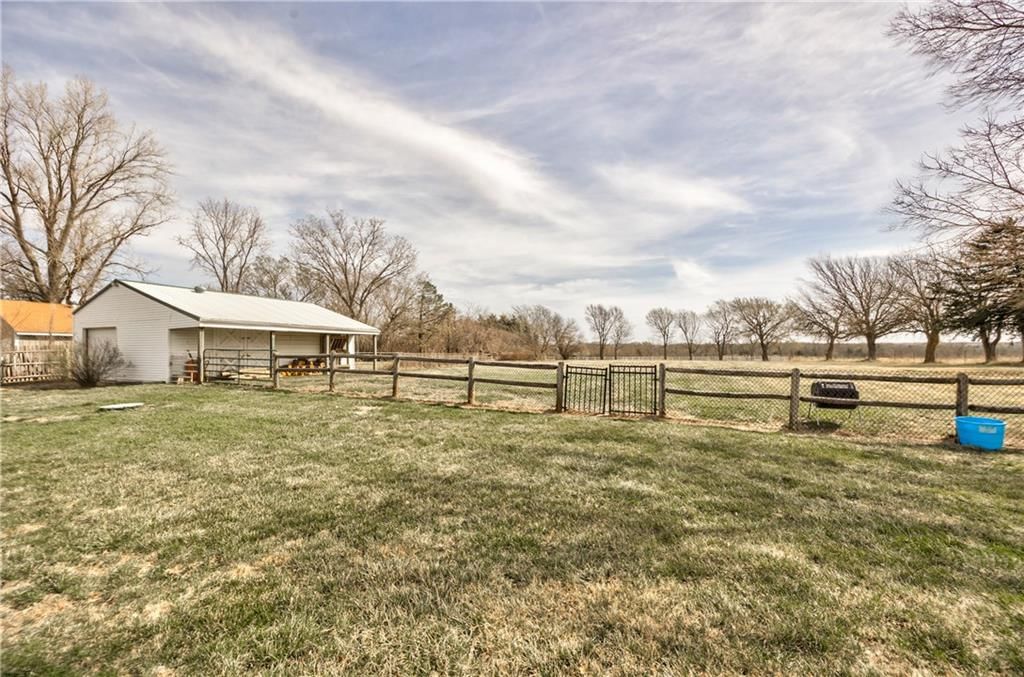 9295 Oakcrest Drive — photo 8