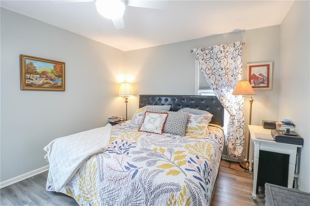 303 W 11th Street — photo 16