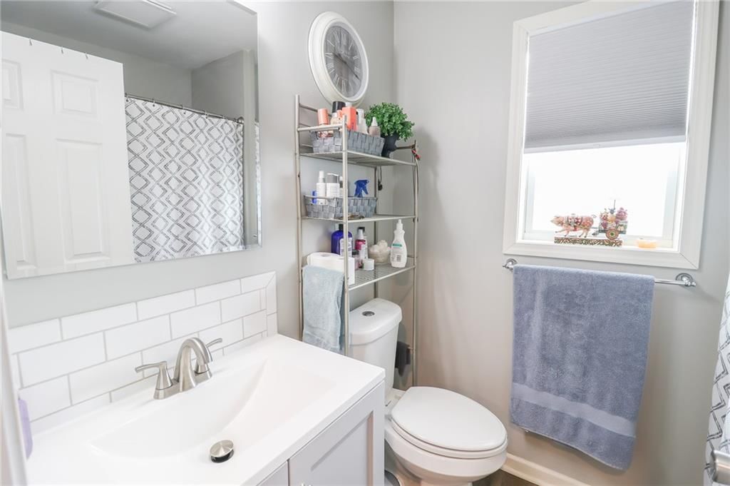 303 W 11th Street — photo 18