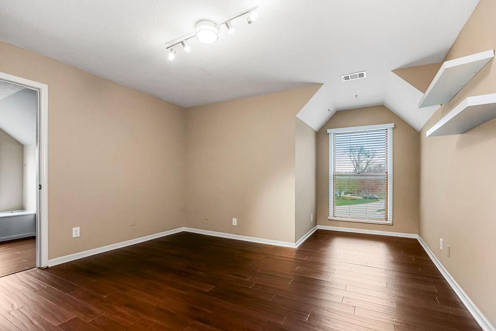 1420 E Meadow Lane — photo 26