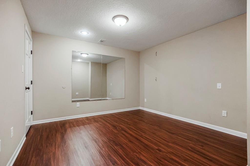 1420 E Meadow Lane — photo 31