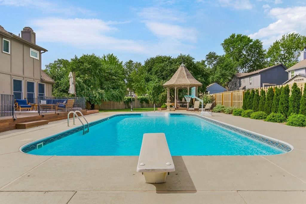1420 E Meadow Lane — photo 38