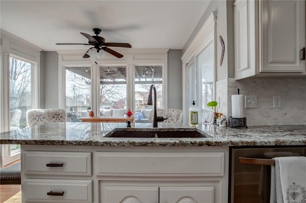 708 Hawthorne Court — photo 11