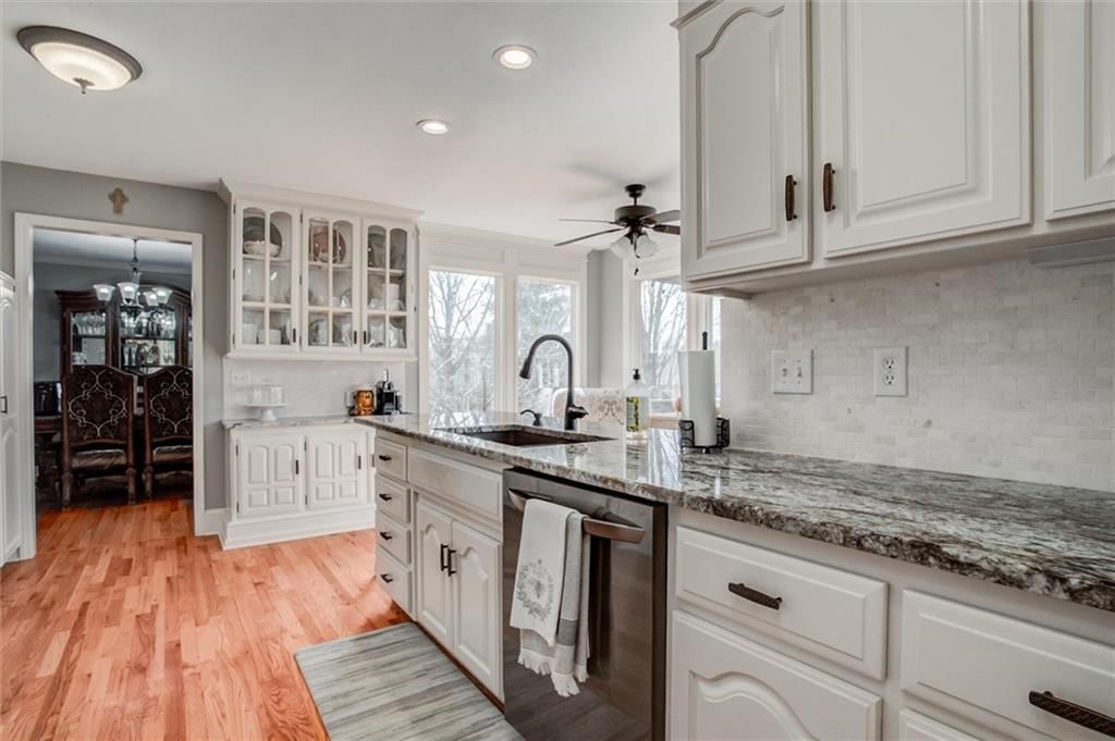 708 Hawthorne Court — photo 13