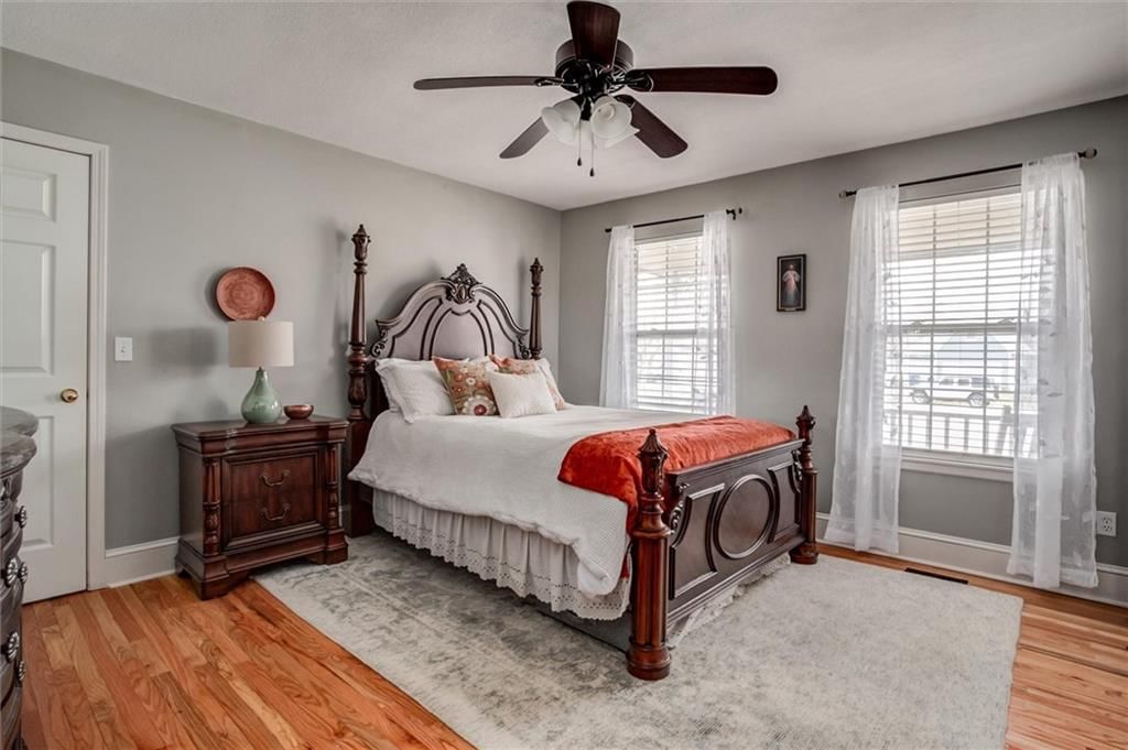 708 Hawthorne Court — photo 16