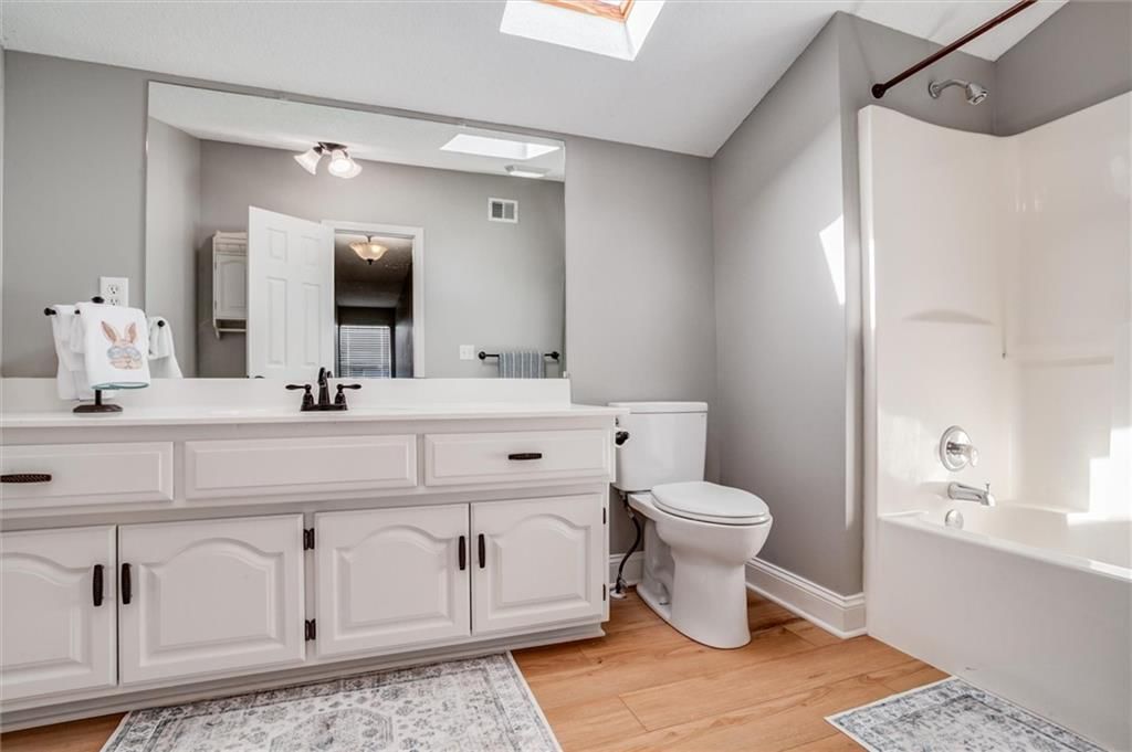 708 Hawthorne Court — photo 19