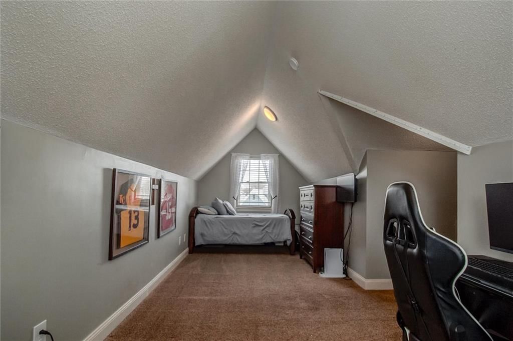 708 Hawthorne Court — photo 21