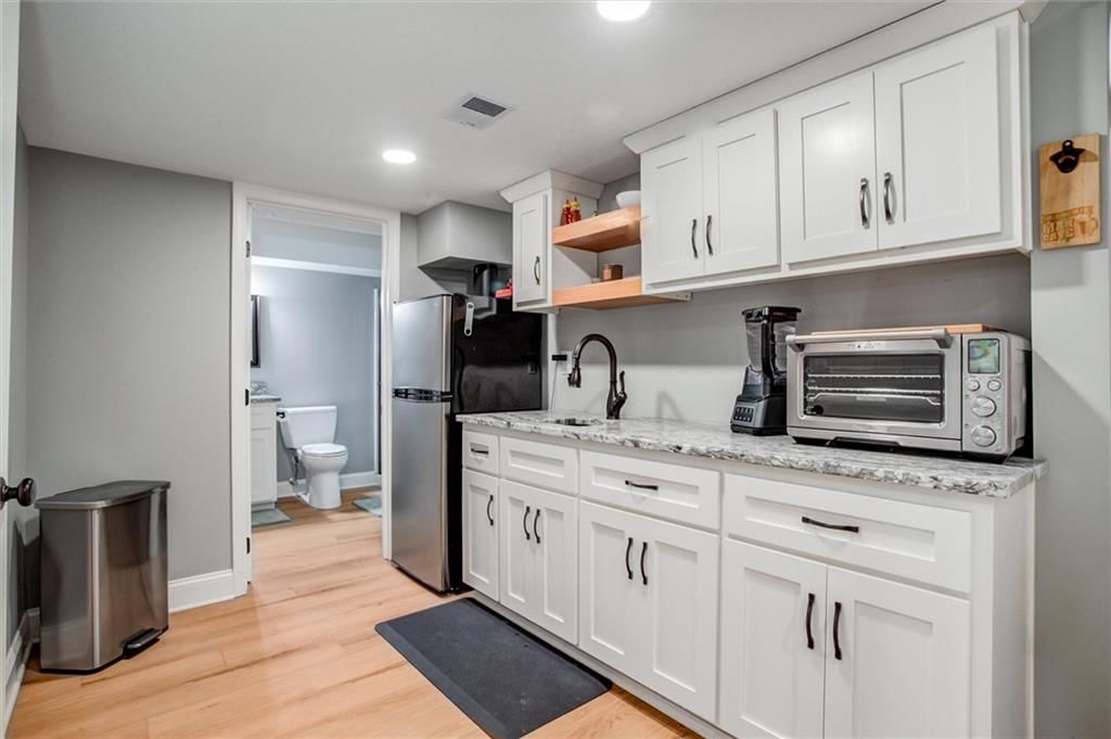 708 Hawthorne Court — photo 25