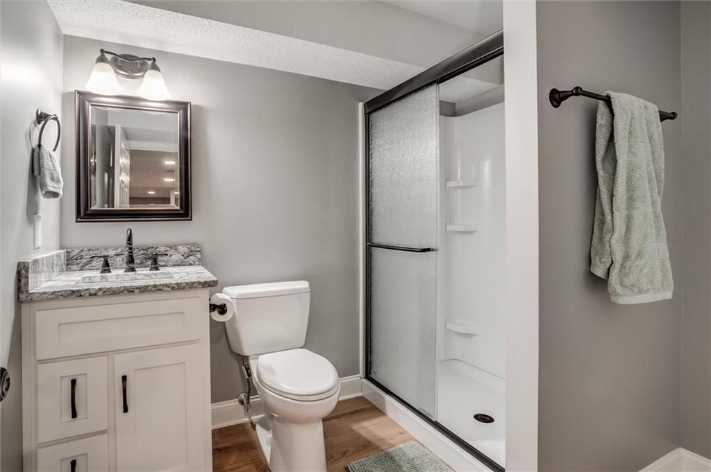 708 Hawthorne Court — photo 26