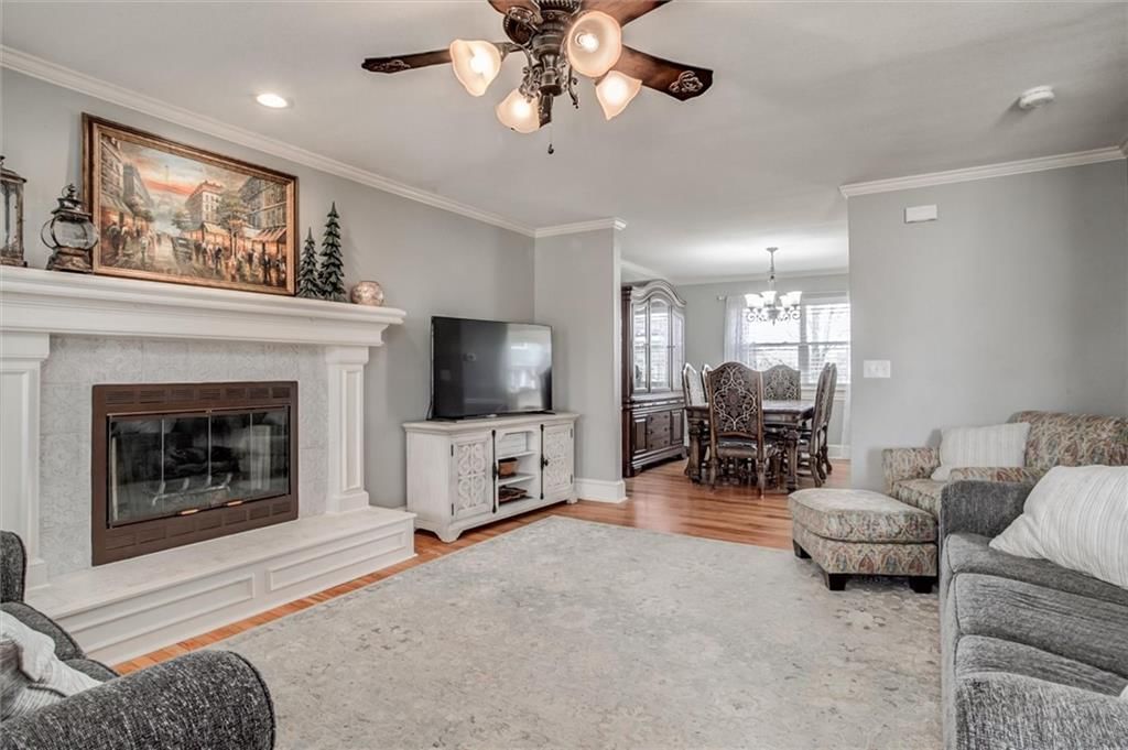 708 Hawthorne Court — photo 5