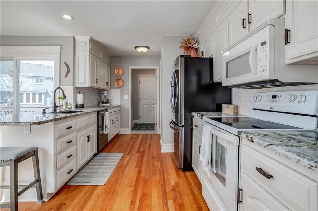 708 Hawthorne Court — photo 9