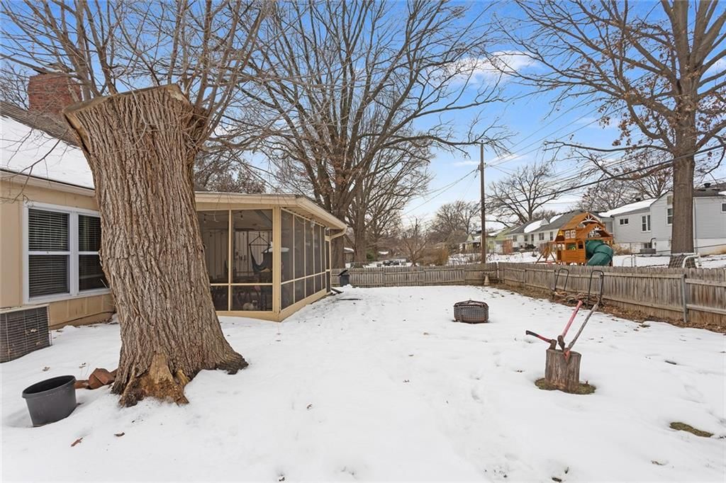 1102 W 86th Street — photo 35