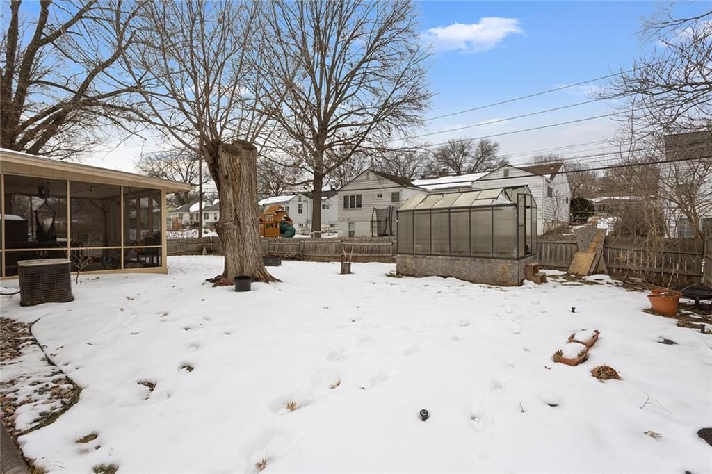 1102 W 86th Street — photo 36
