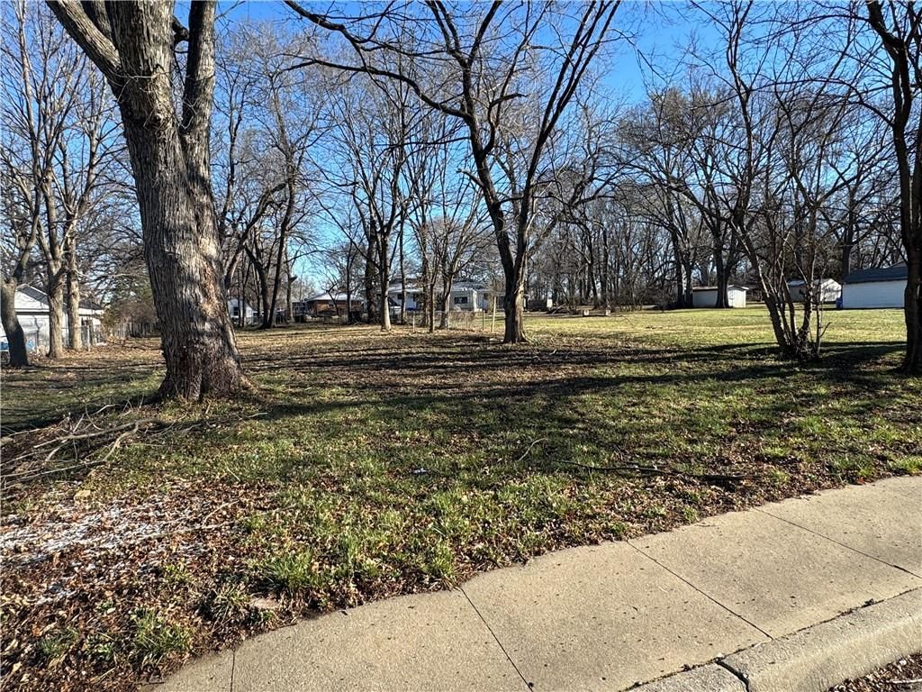 712 W Charles Street — photo 2