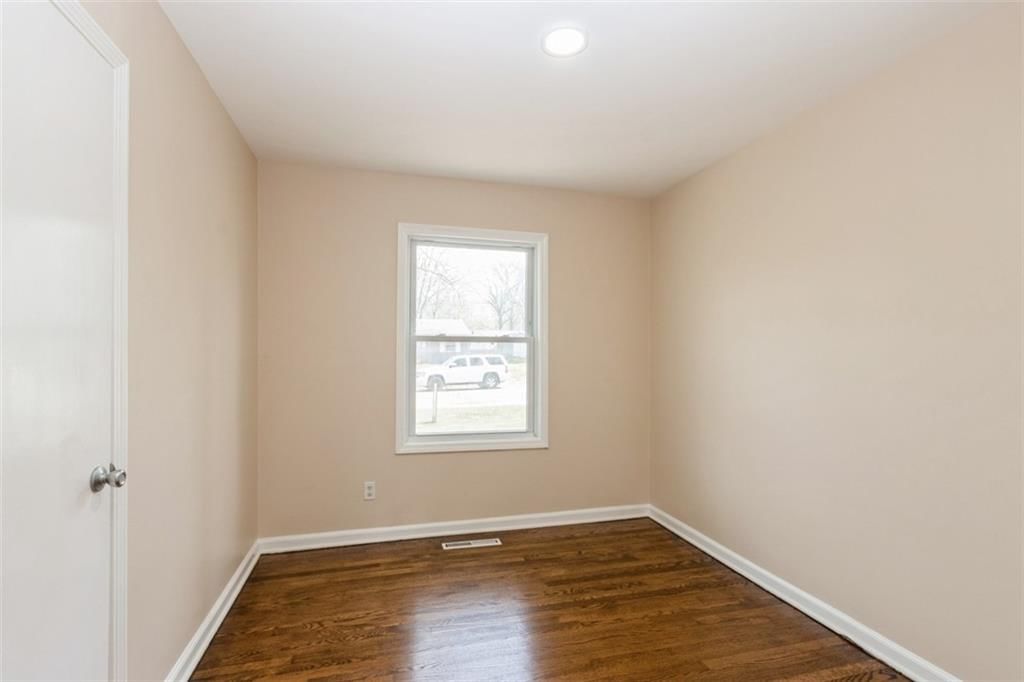 8726 Larsen Street — photo 17