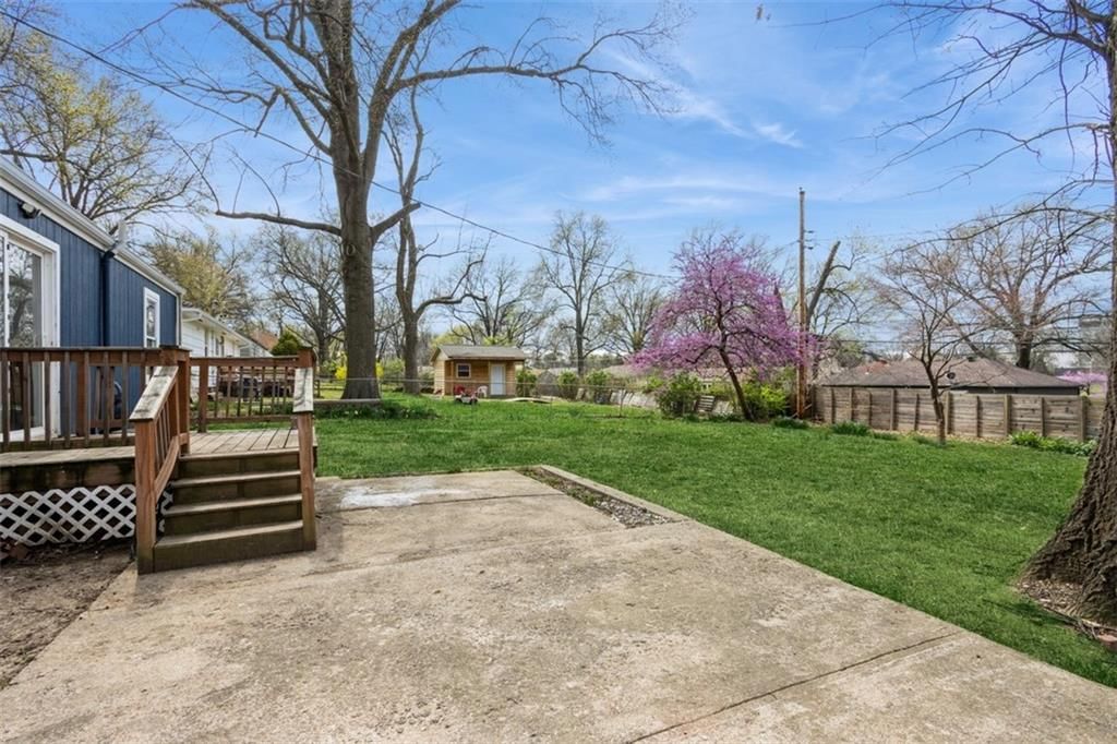 8726 Larsen Street — photo 22
