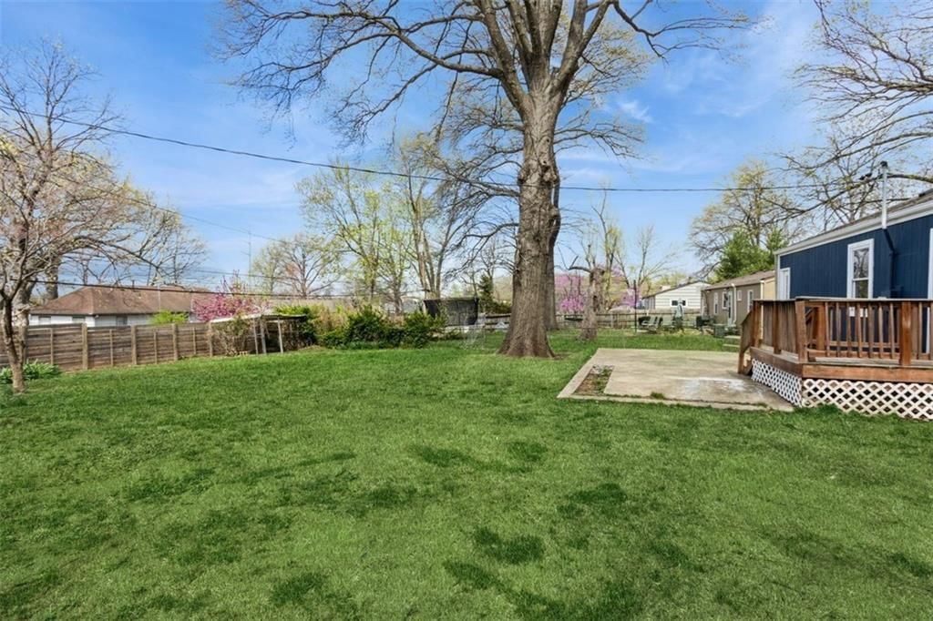 8726 Larsen Street — photo 24