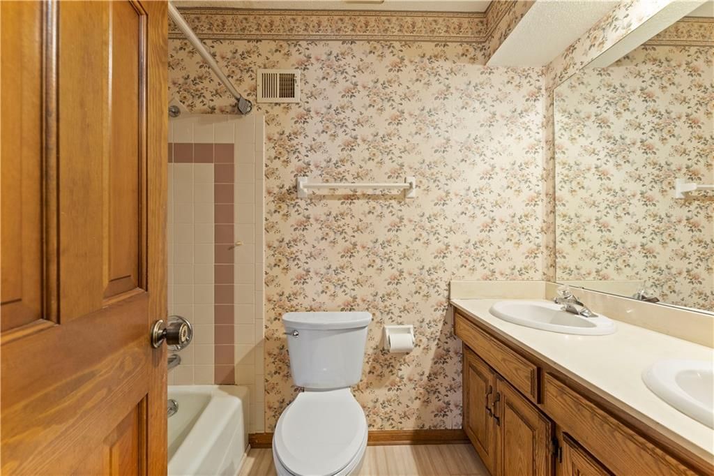 11442 Grant Drive — photo 29
