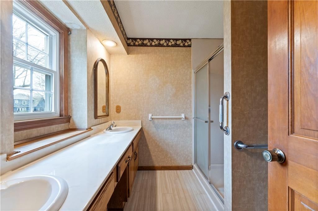 11442 Grant Drive — photo 36