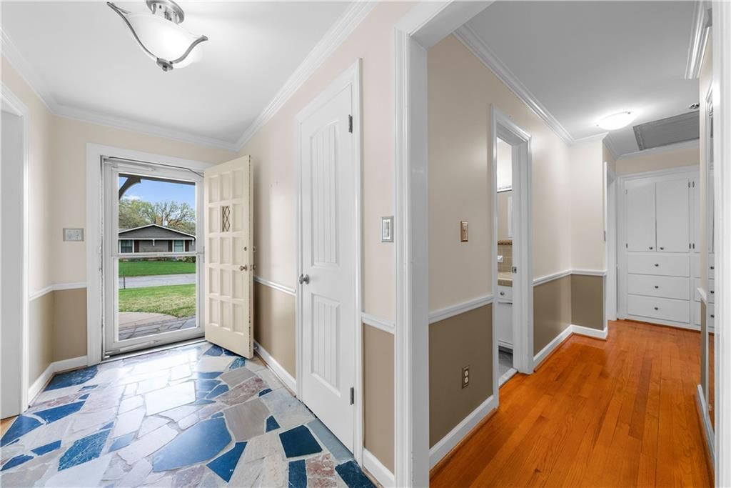 6331 Woodson Drive — photo 3