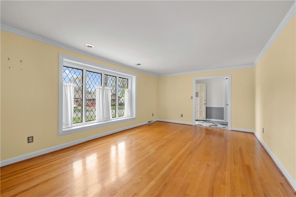 6331 Woodson Drive — photo 5