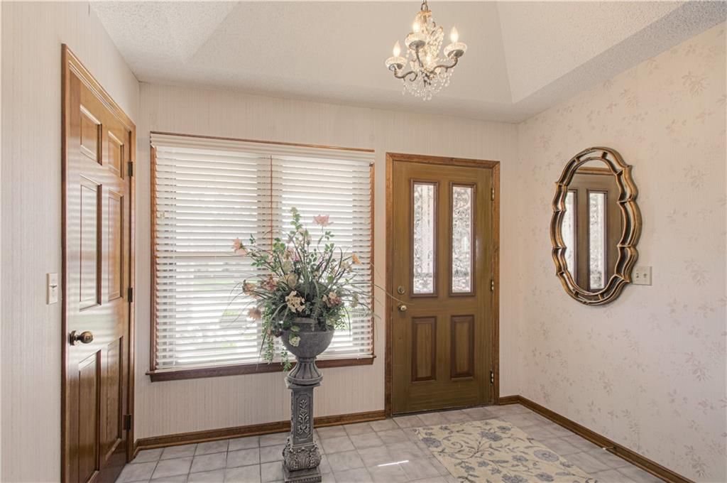 7012 N Benton Court — photo 3