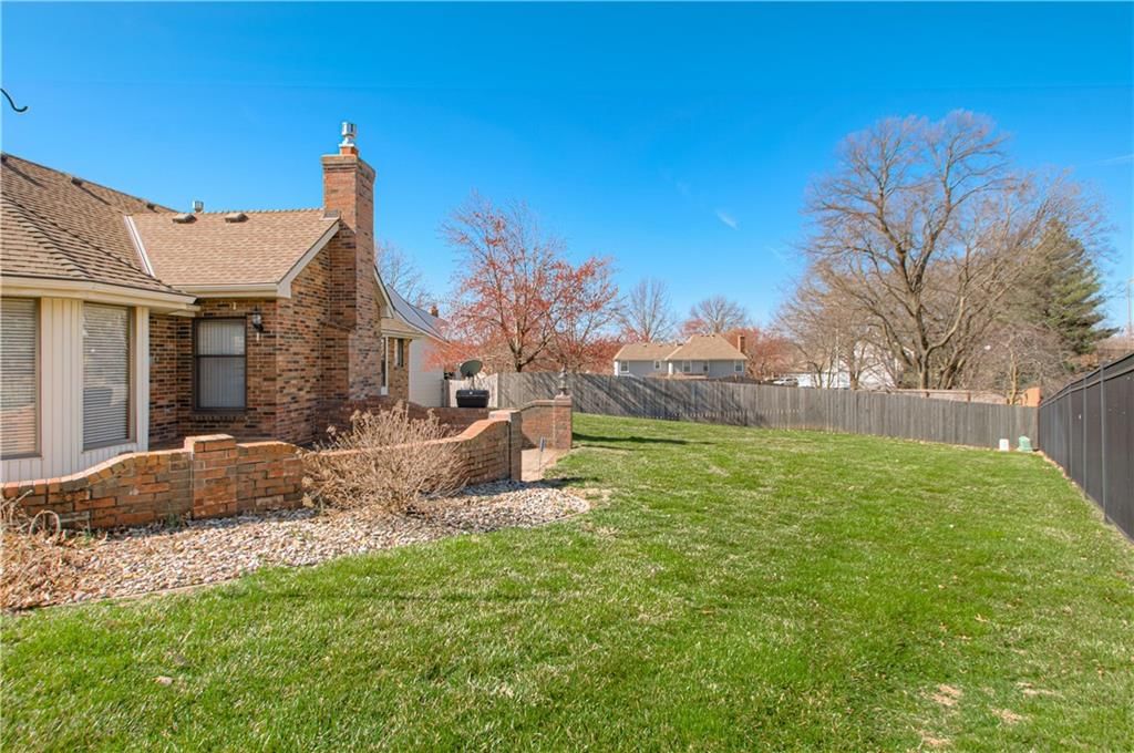 7012 N Benton Court — photo 33