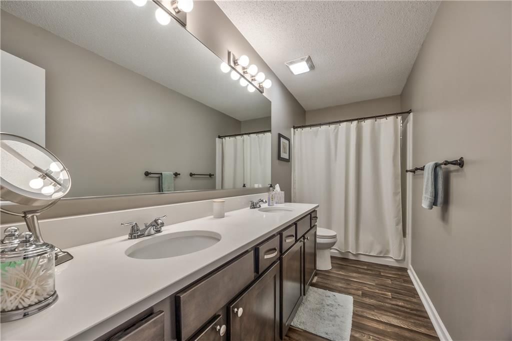 110 S Janell Drive — photo 16