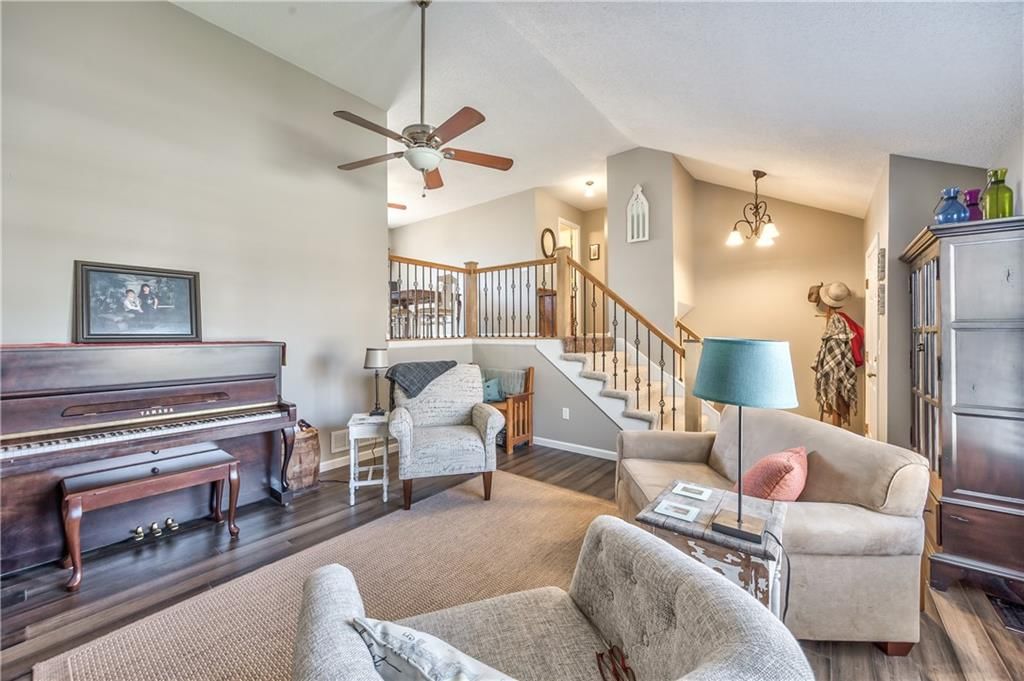 110 S Janell Drive — photo 3