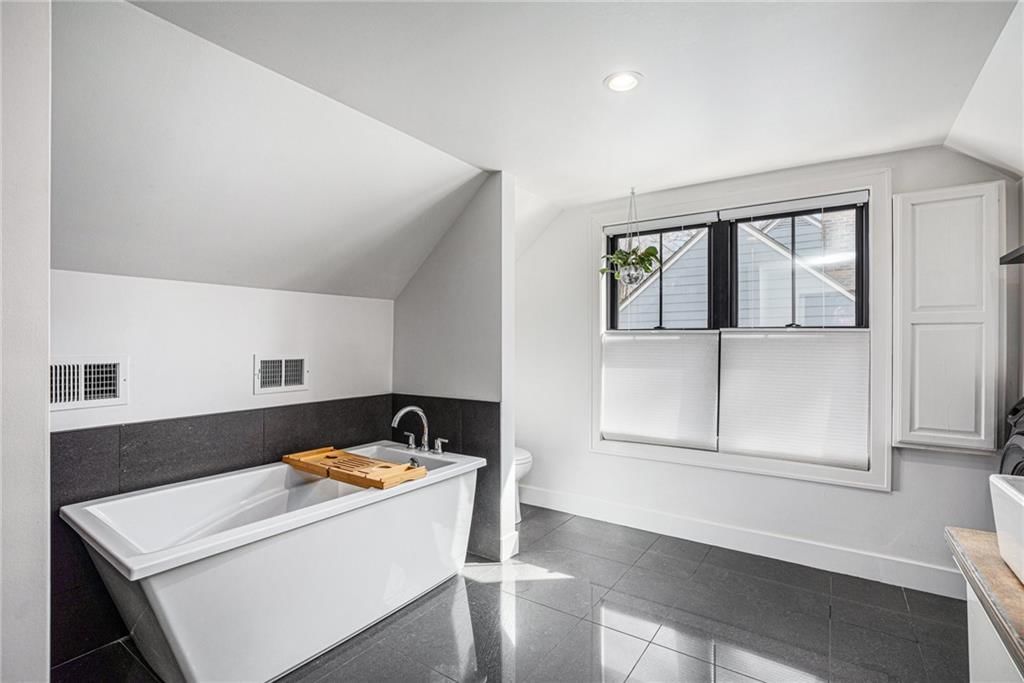 3006 W 73rd Terrace — photo 16