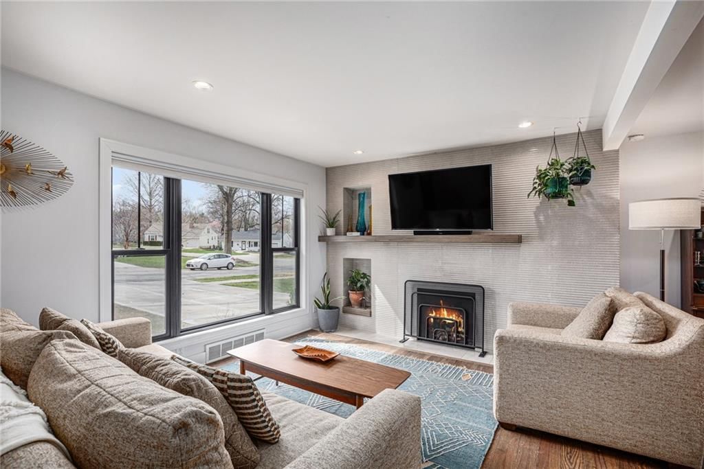 3006 W 73rd Terrace — photo 3