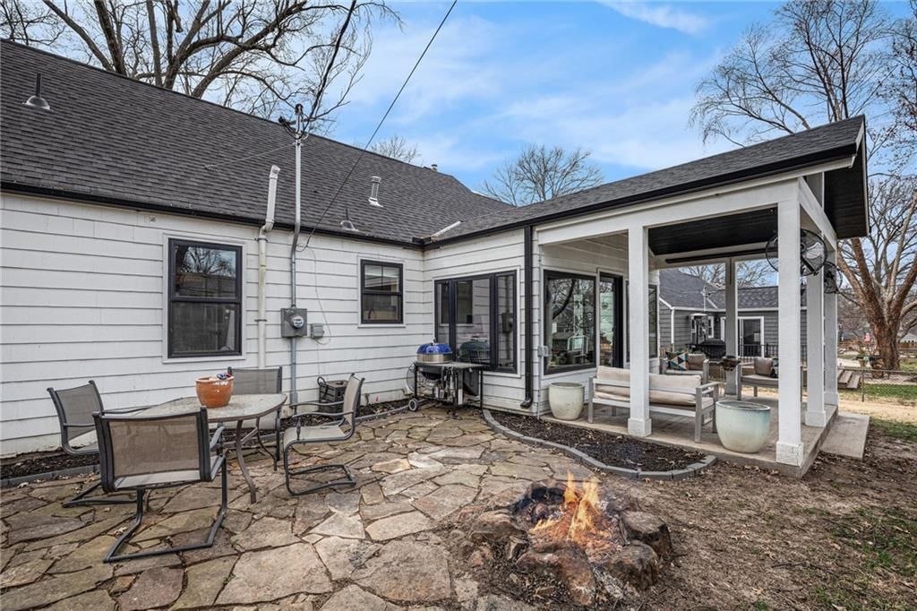 3006 W 73rd Terrace — photo 33