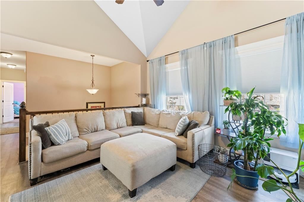 112 SE Hanging Garden Street — photo 3